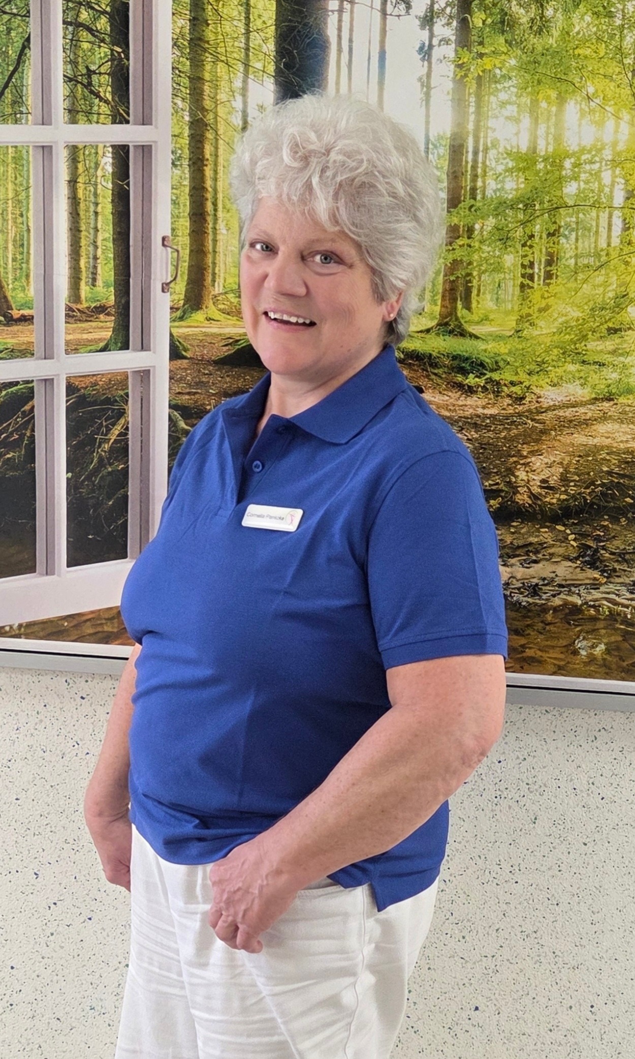 Das Foto zeigt die lächelnde Medizinische Fachangestellte Frau Cornelia Pankoke.